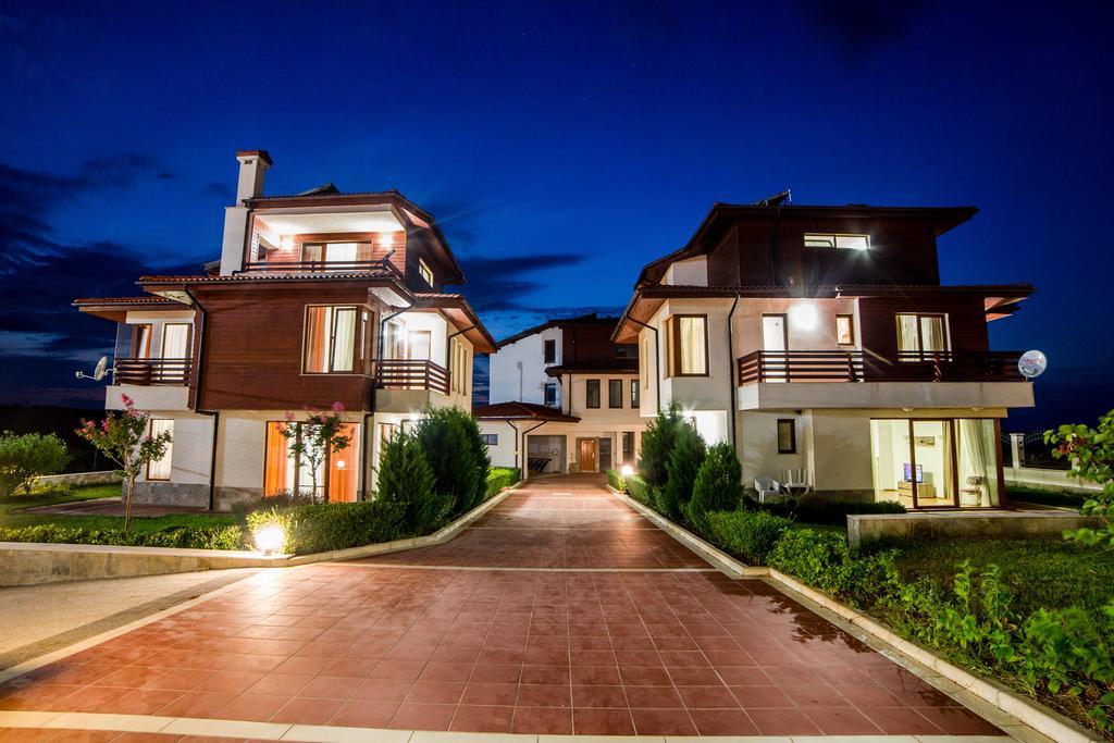 Villas In Complex Trakiyskiy Bryag 洛泽内茨 外观 照片