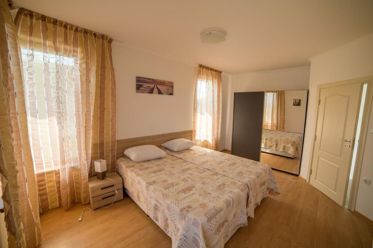 Villas In Complex Trakiyskiy Bryag 洛泽内茨 外观 照片
